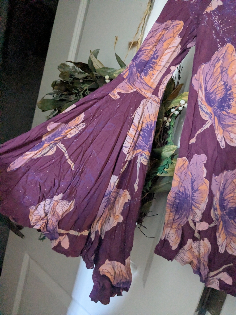Free people Floral Off-Shoulder Bell Sleeve Boho Top Birds Of Paradise Purple Sm - Picture 3 of 6